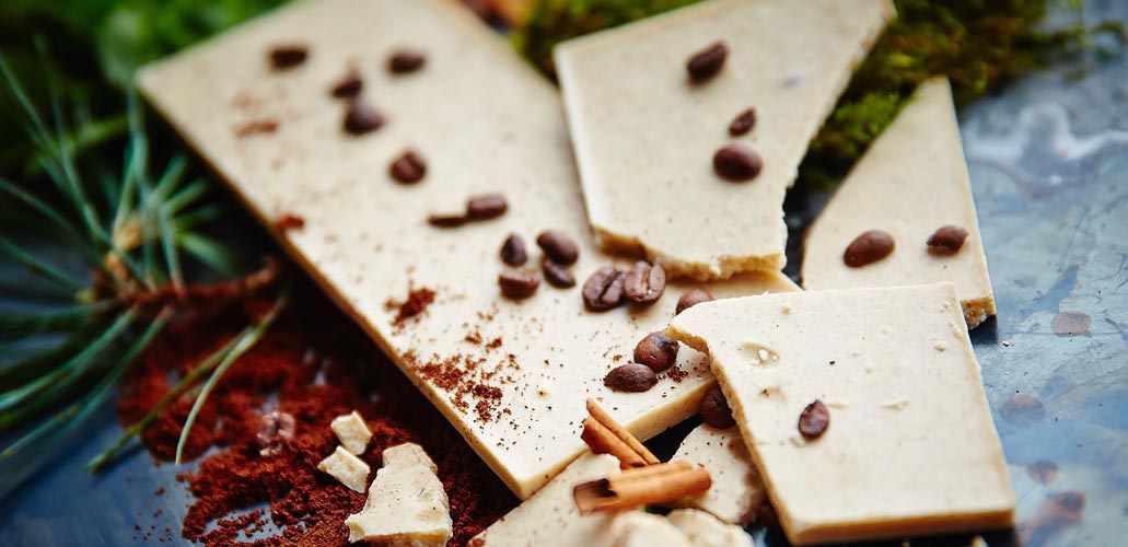 WHITE CHOCOLATE - THE SWEETEST WHITE KISS! WHITE CHOCOLATE - THE SWEETEST WHITE KISS!